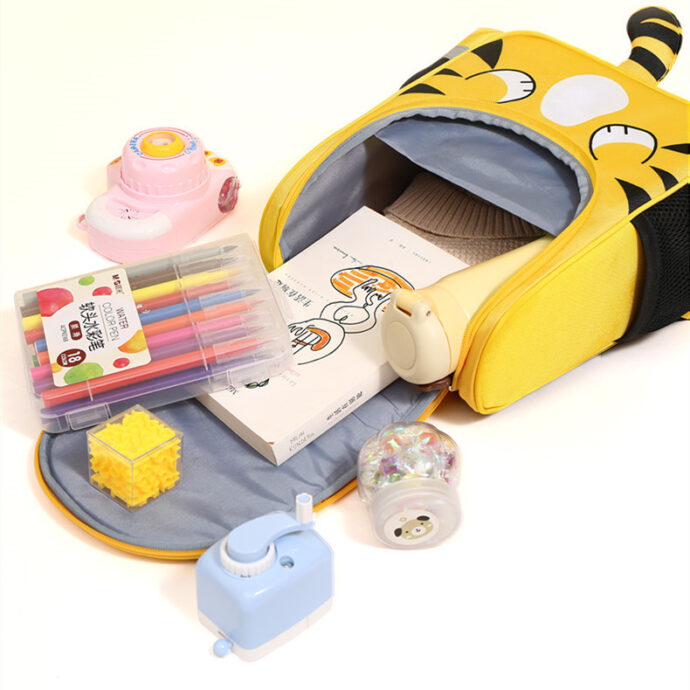 Cartoon school bag for children - Image 2